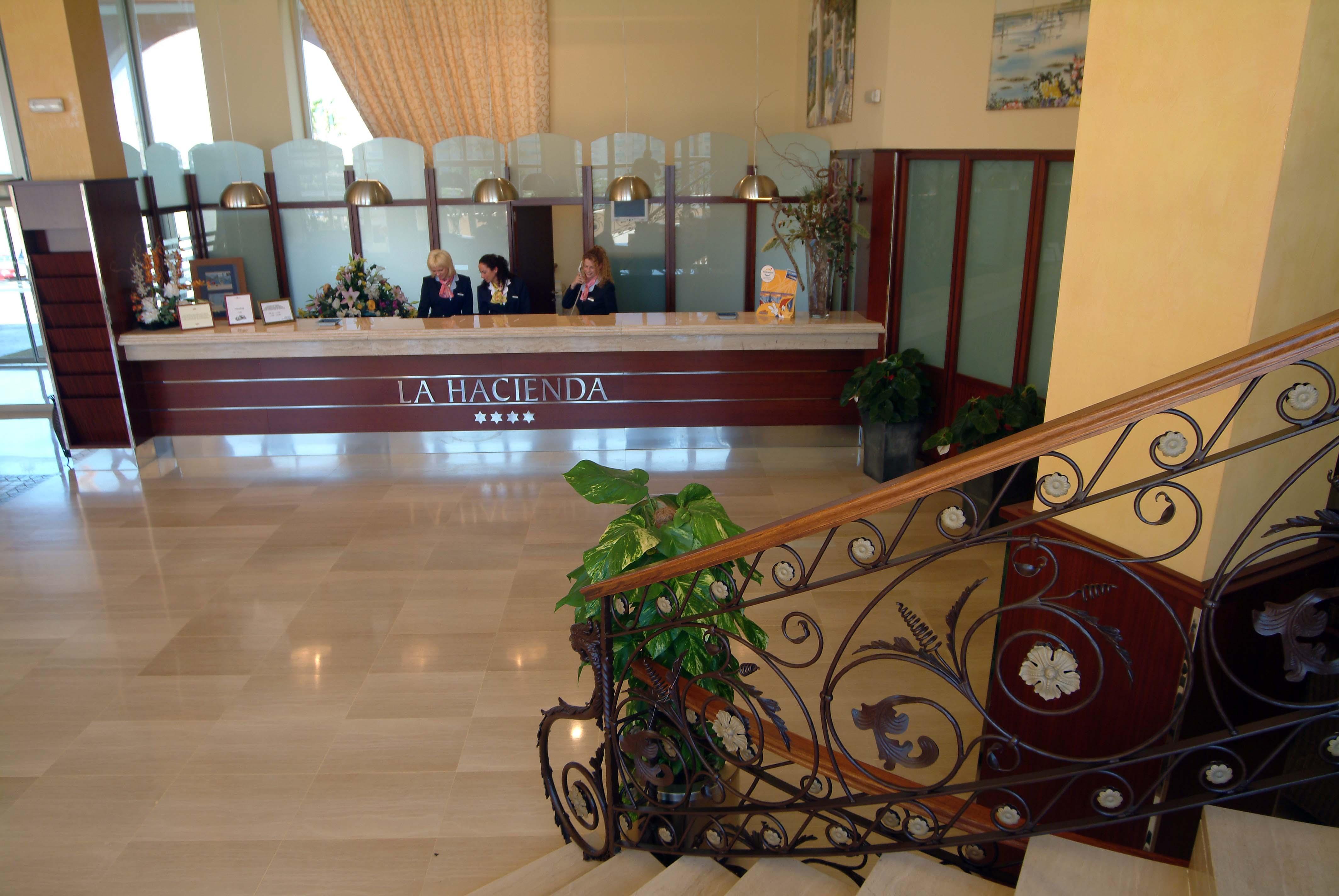 Ohtels La Hacienda Hotel La Pineda Buitenkant foto