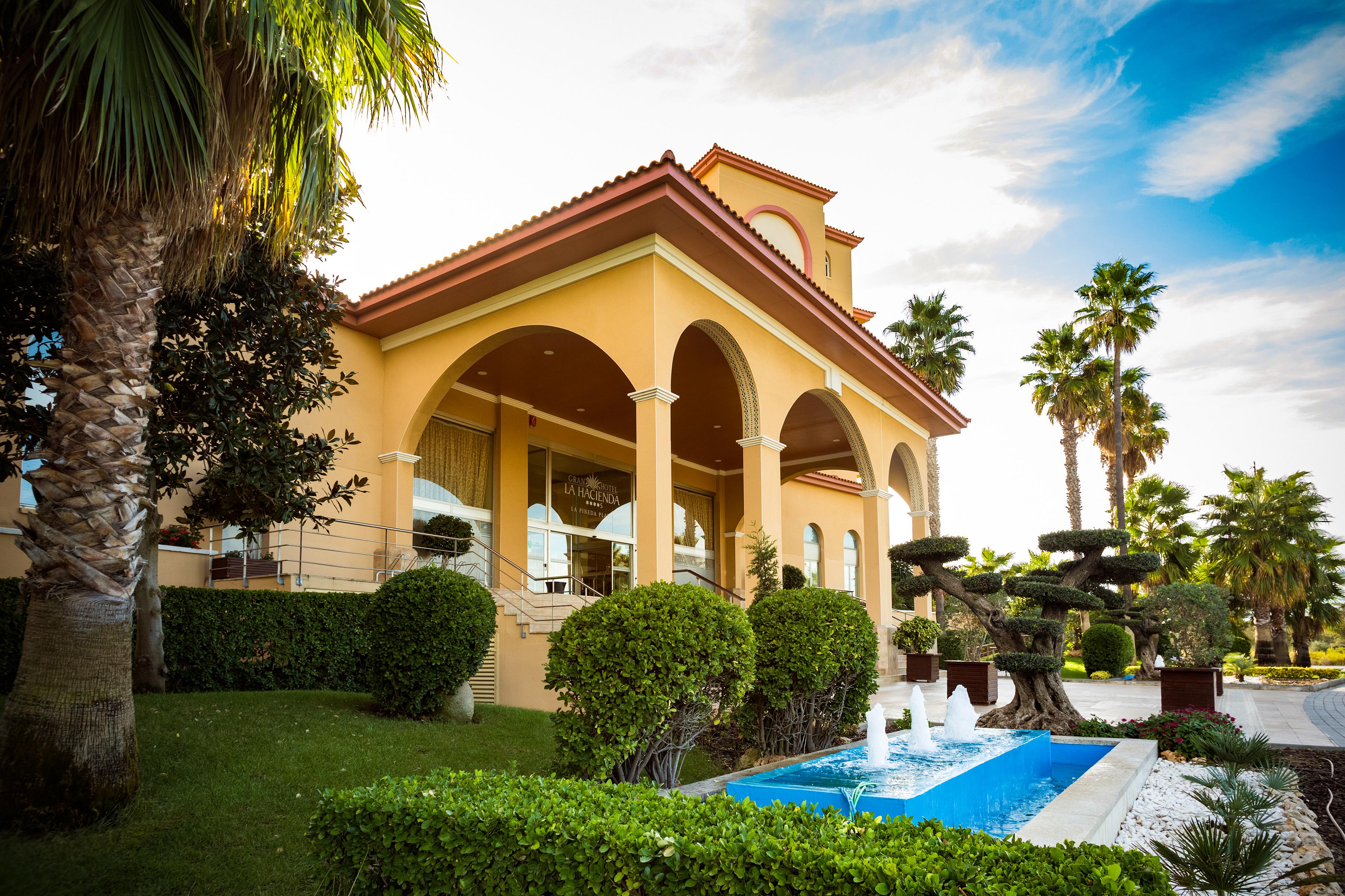 Ohtels La Hacienda Hotel La Pineda Buitenkant foto