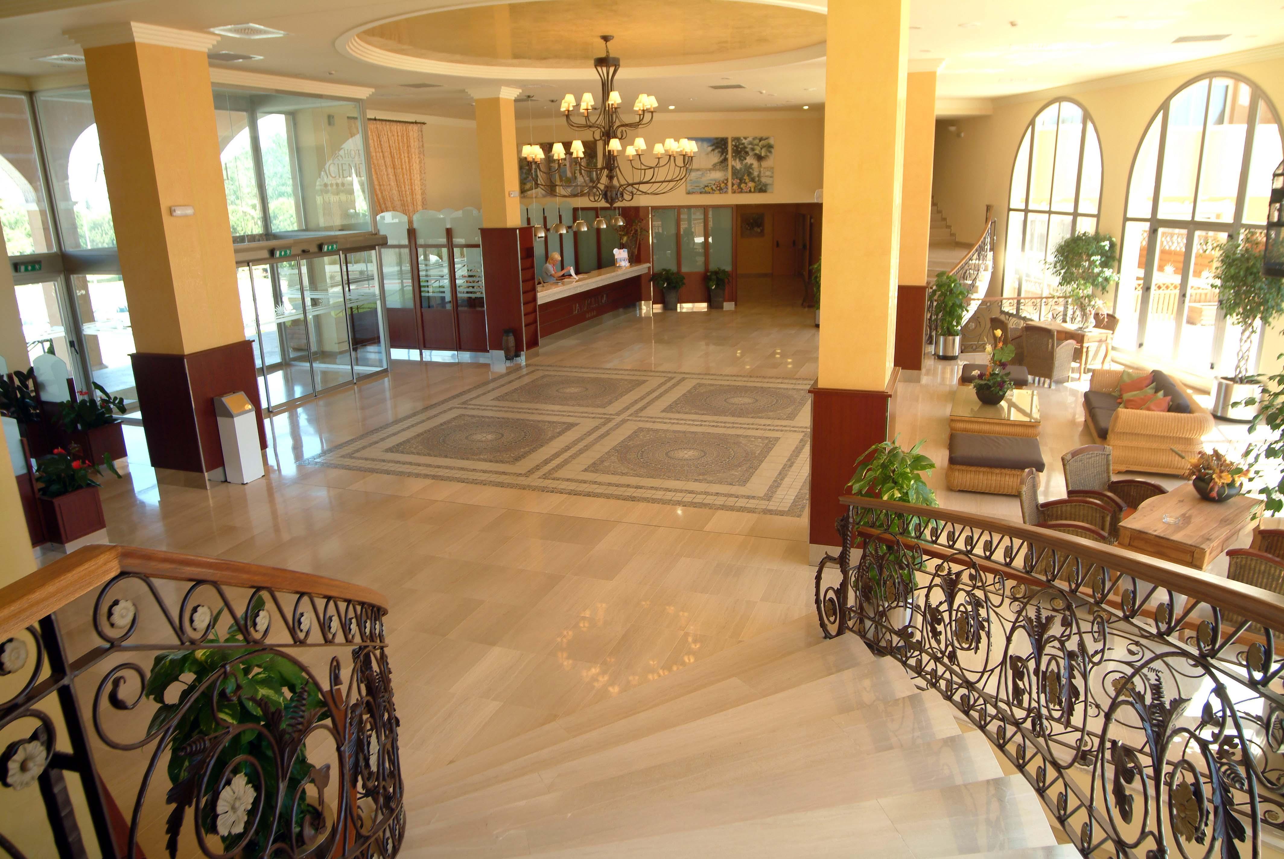 Ohtels La Hacienda Hotel La Pineda Buitenkant foto