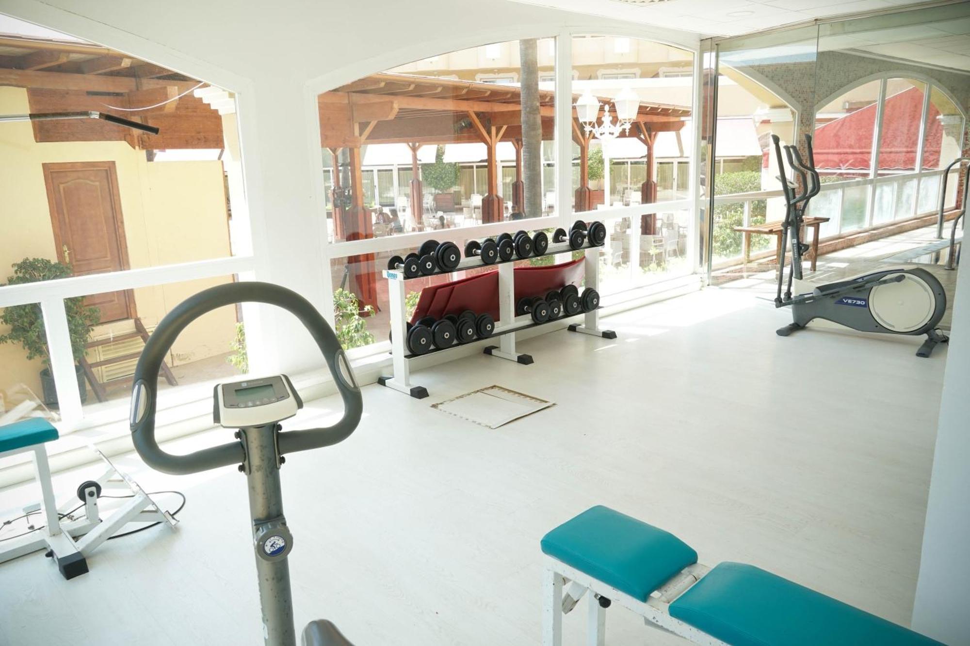 Ohtels La Hacienda Hotel La Pineda Buitenkant foto