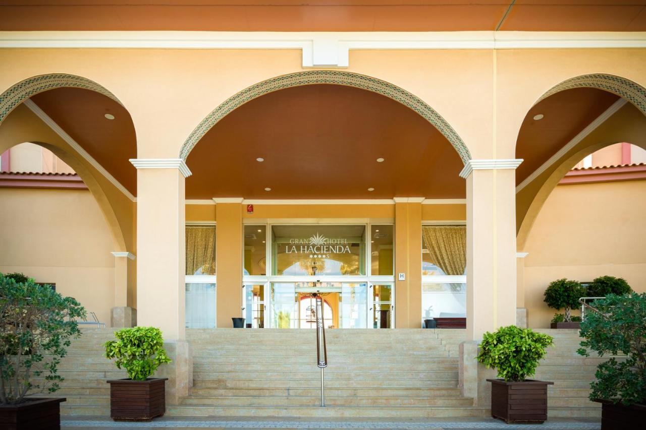 Ohtels La Hacienda Hotel La Pineda Buitenkant foto